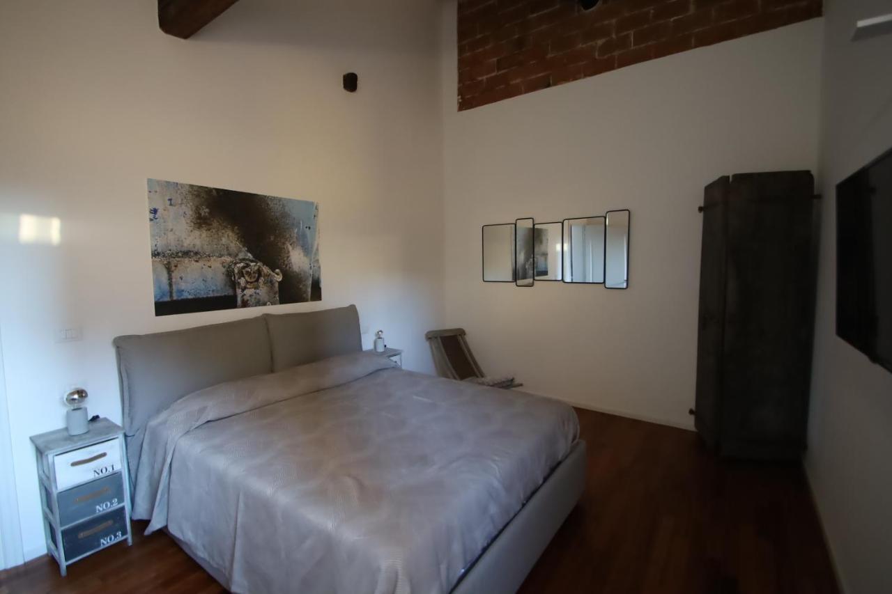 Charme Appartamento Immerso Tra Le Mura Bolognesi Luaran gambar